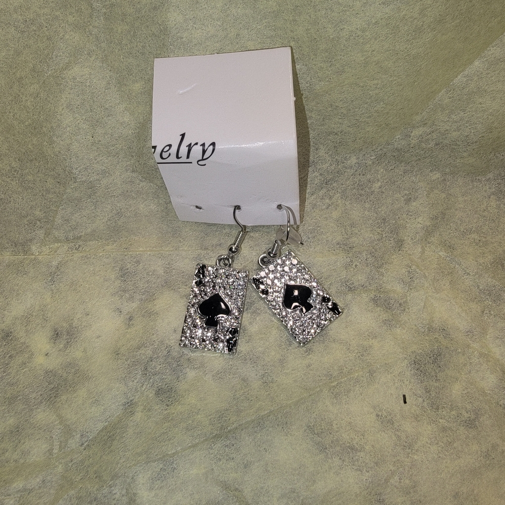 NWT- Spade earrings